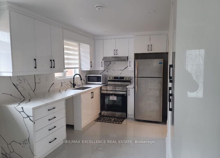 Additional image 3 of Upper-156 Voltarie Crescent, Mississauga, ON, L5A 2A4