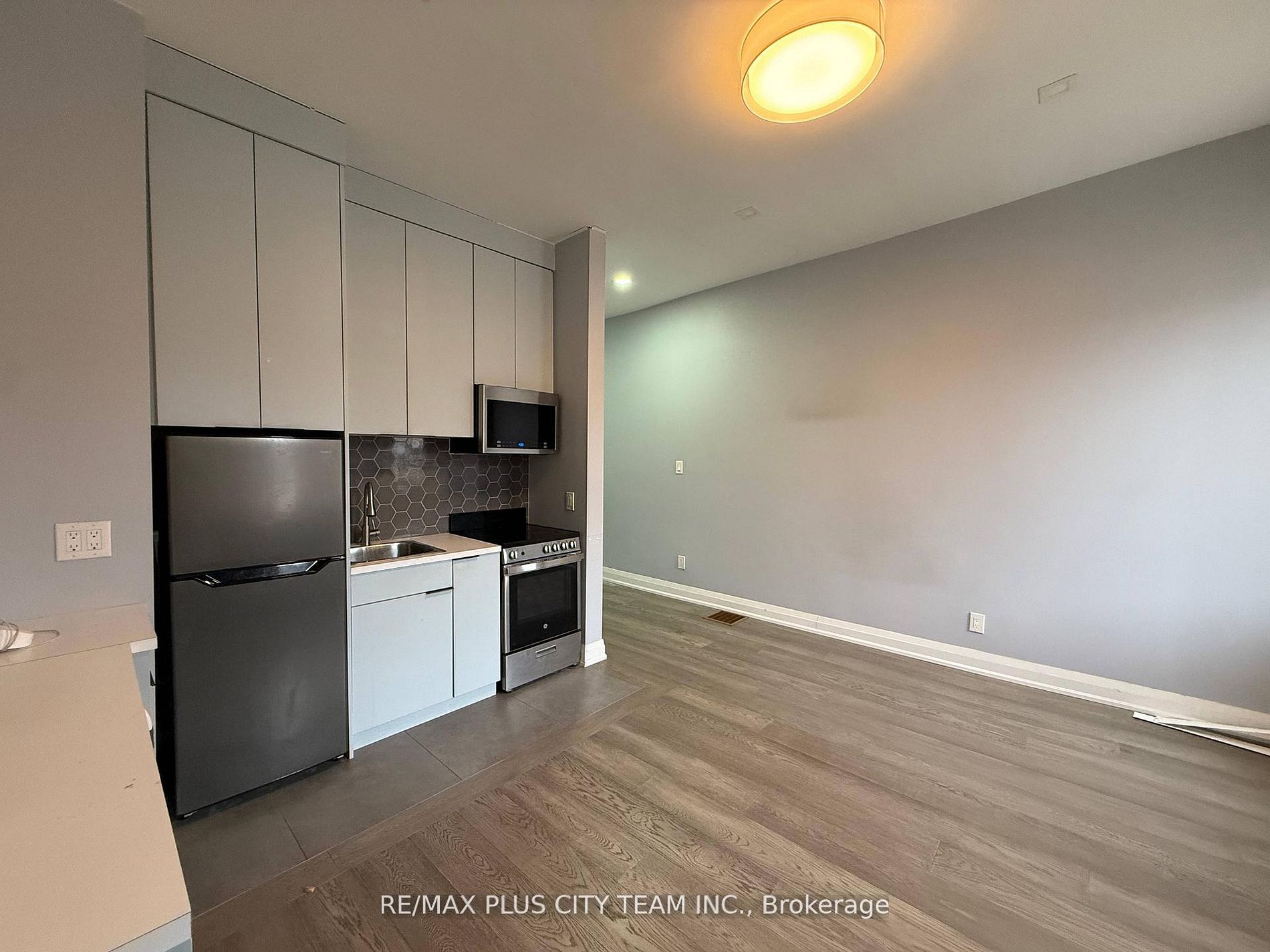 Additional image 5 of 11 Baden Street, Toronto, ON, M6J 1Z3