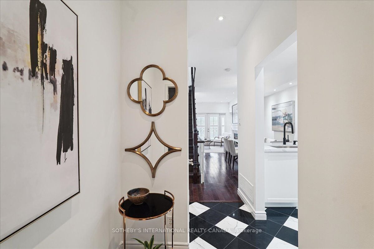 2-1 Baxter Street, Toronto, ON, M4W 3W1 photo 3