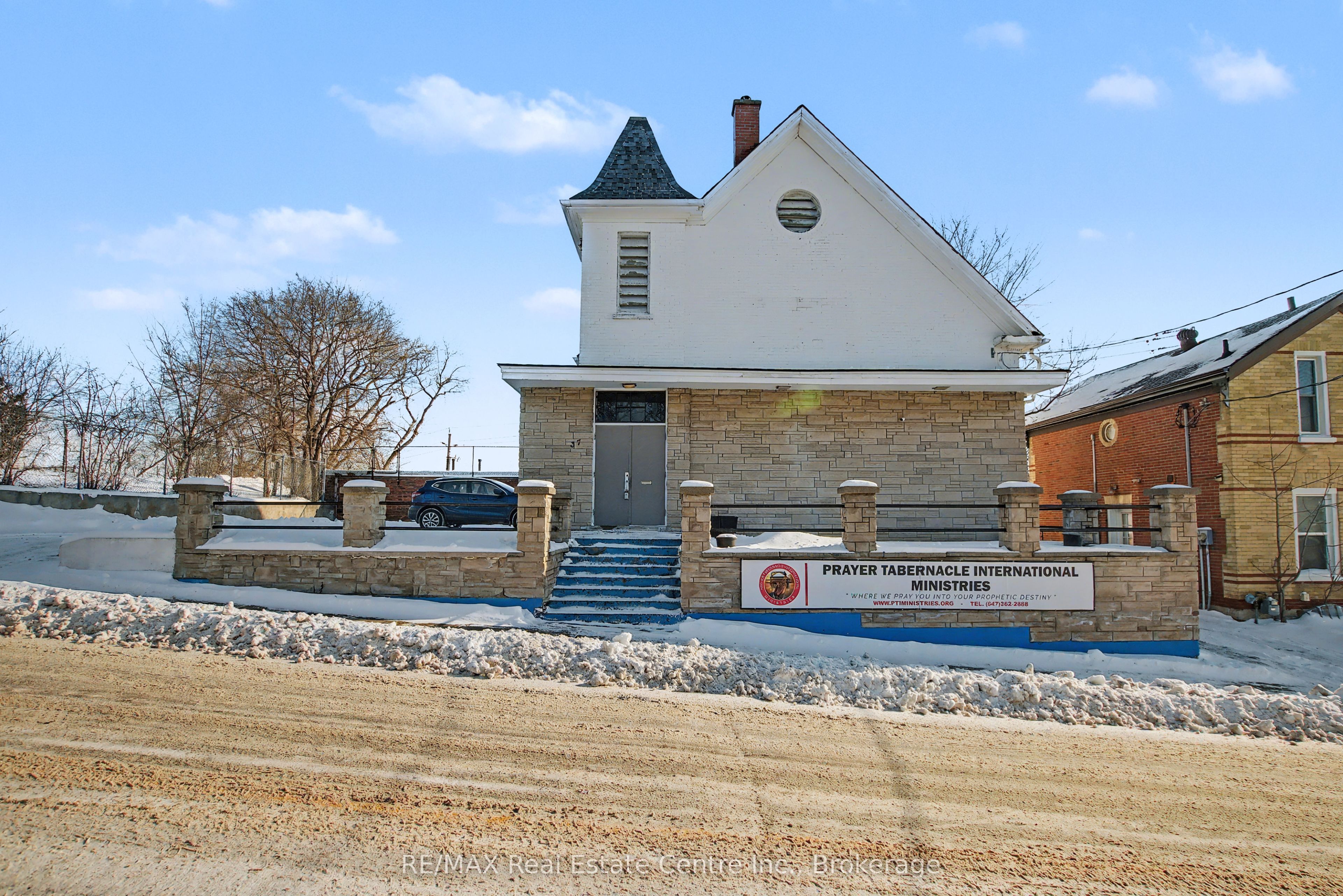 37 Wellington Street, Cambridge, ON, N1R 3Y6