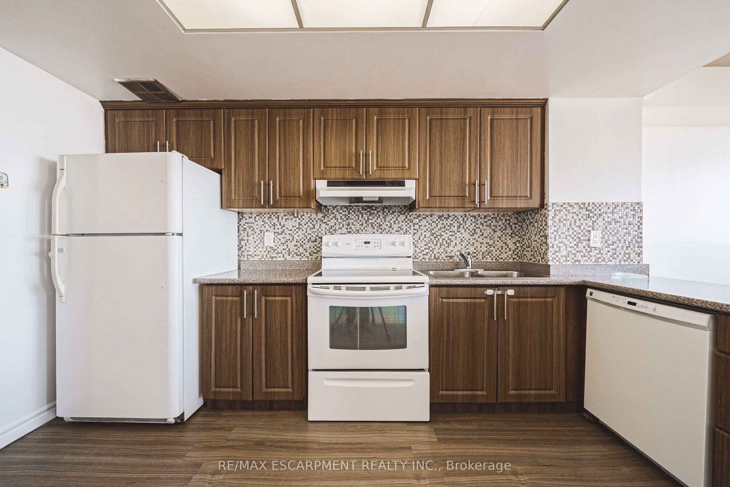Additional image 3 of 2404-8 Lisa Street, Brampton, ON, L6T 4S6