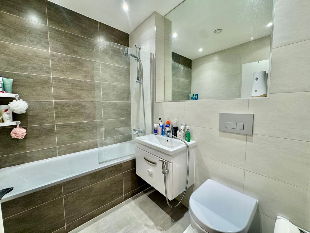 Additional image 7 of 2 bed flat to rent23 Cattle Market Street, Norwich NR1