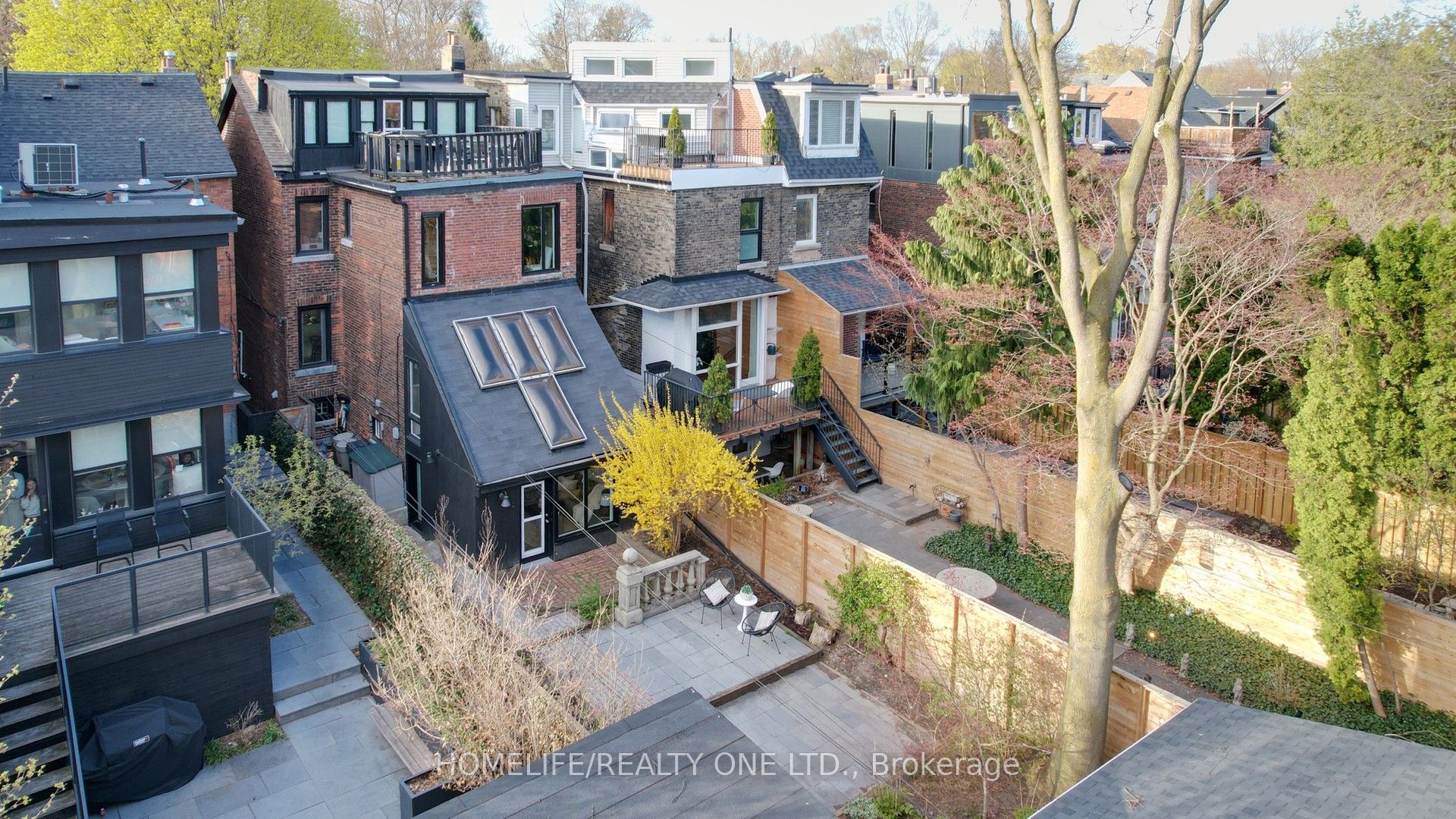 25 Riverdale Avenue, Toronto, ON, M4K 1C2 photo 2