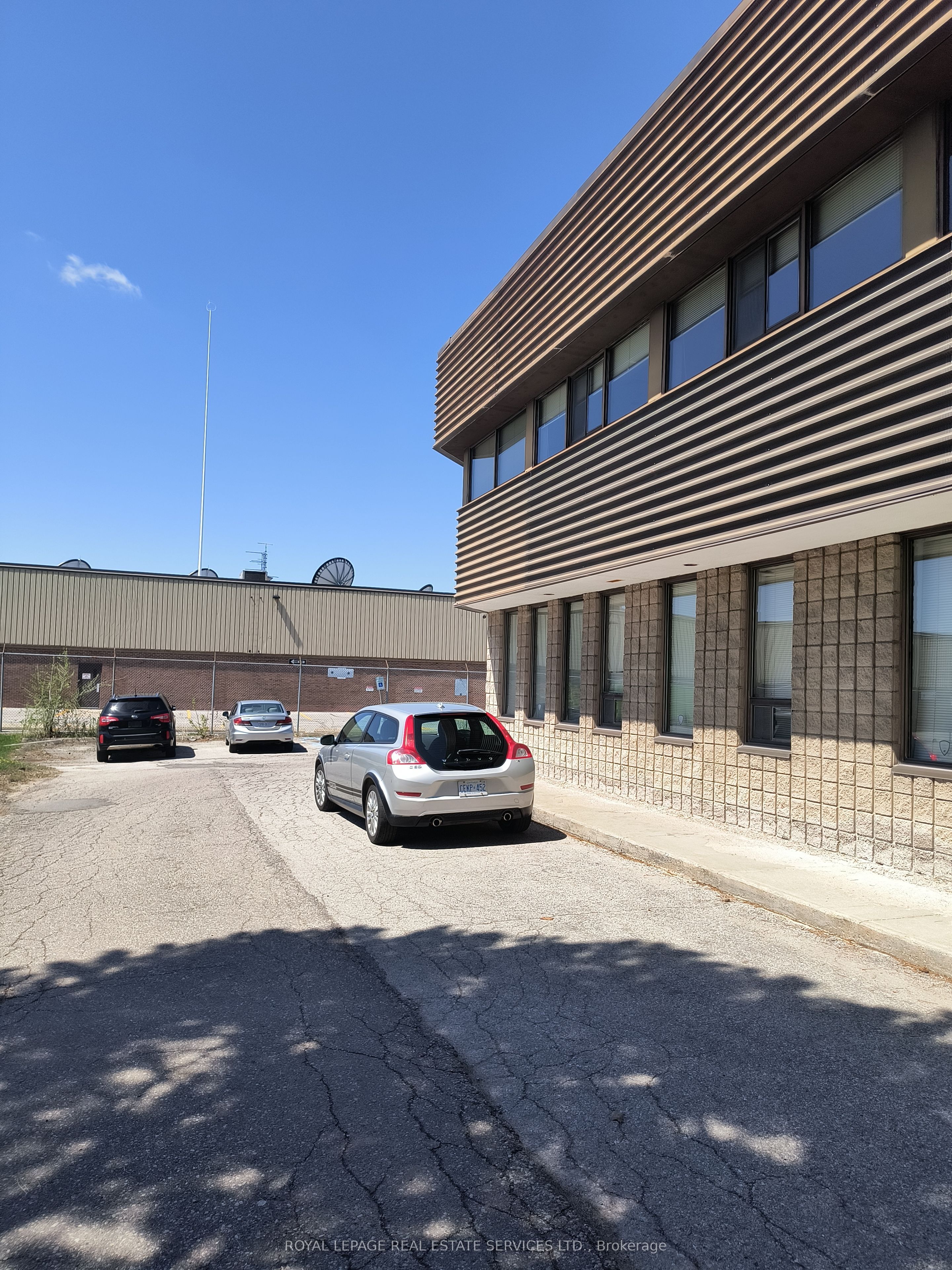 Additional image 2 of 2A-12 Upjohn Road, Toronto, ON, M3B 2V9