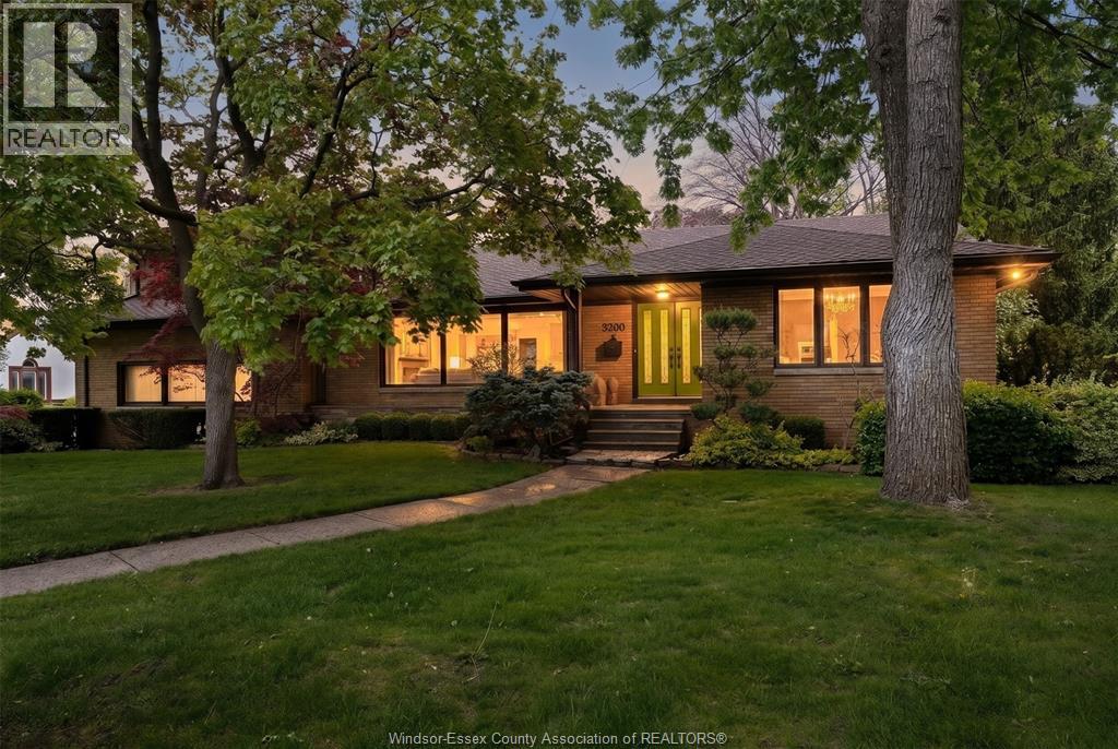3500 Victoria Boulevard, Windsor, ON, N9E3L3