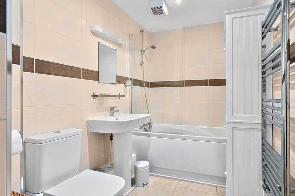 Additional image 9 of 3 bed flat to rentMariner Point, 83 Brighton Road, Shoreham BN43