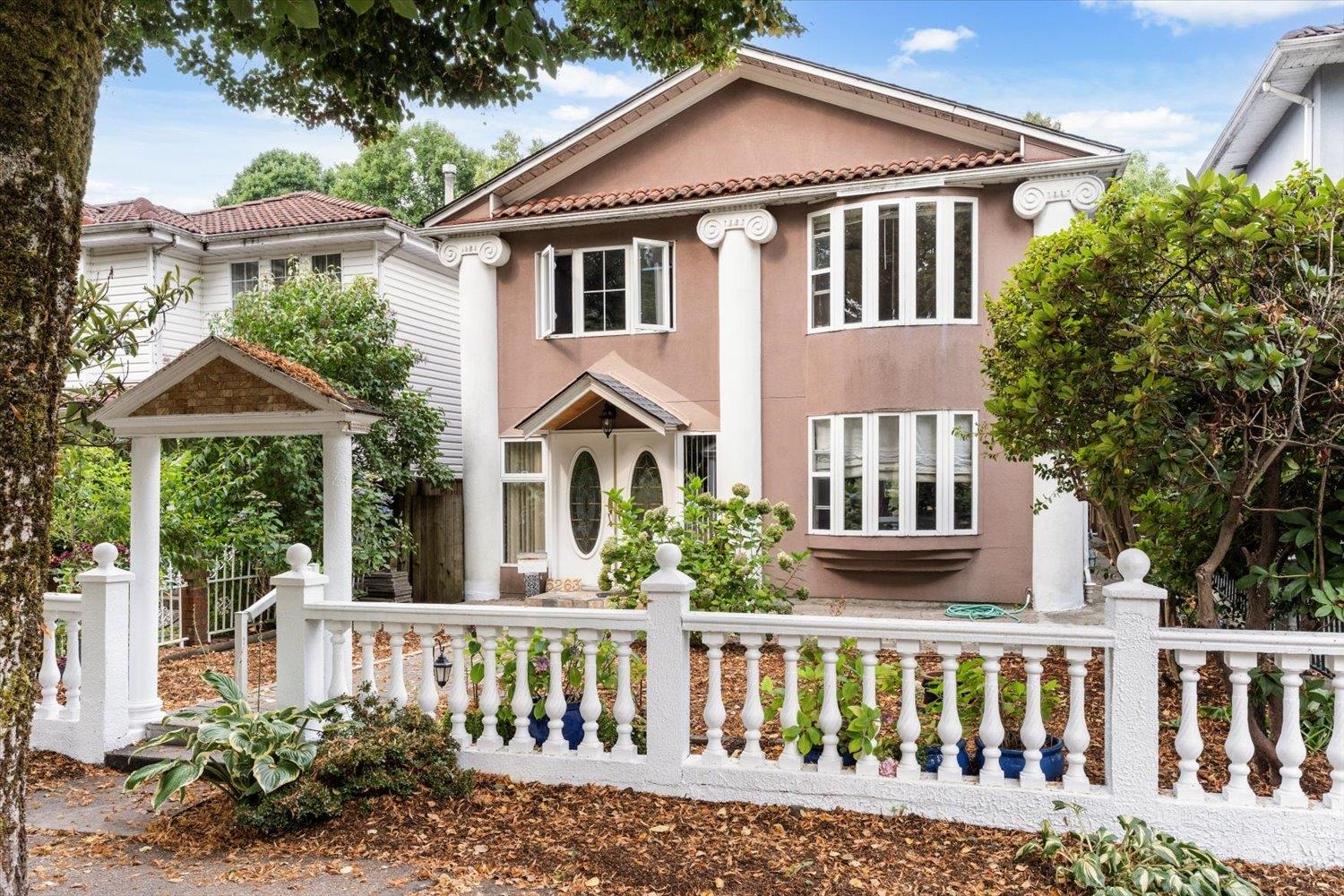5263 Wales Street, Vancouver, BC, V5R 3M7