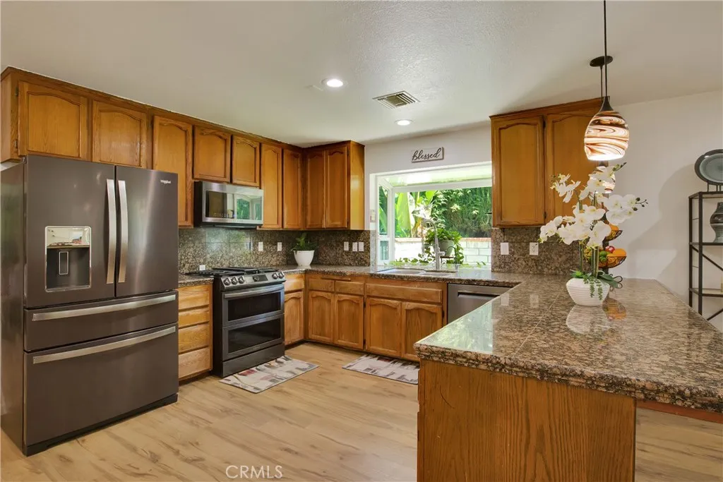 Additional image 3 of 25142 Walnut St., Newhall, CA 91321