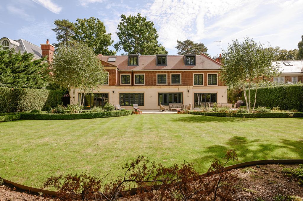 Additional image 2 of 6 bed detached house to rentFairbourne, Cobham, Surrey KT11