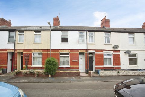 Holly Terrace, Cardiff CF14