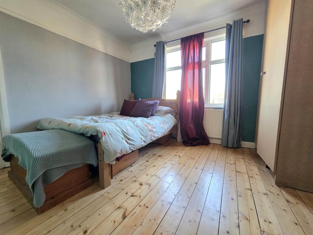 Additional image 15 of 3 bed semi-detached house for saleRegent Street, Leighton Buzzard LU7