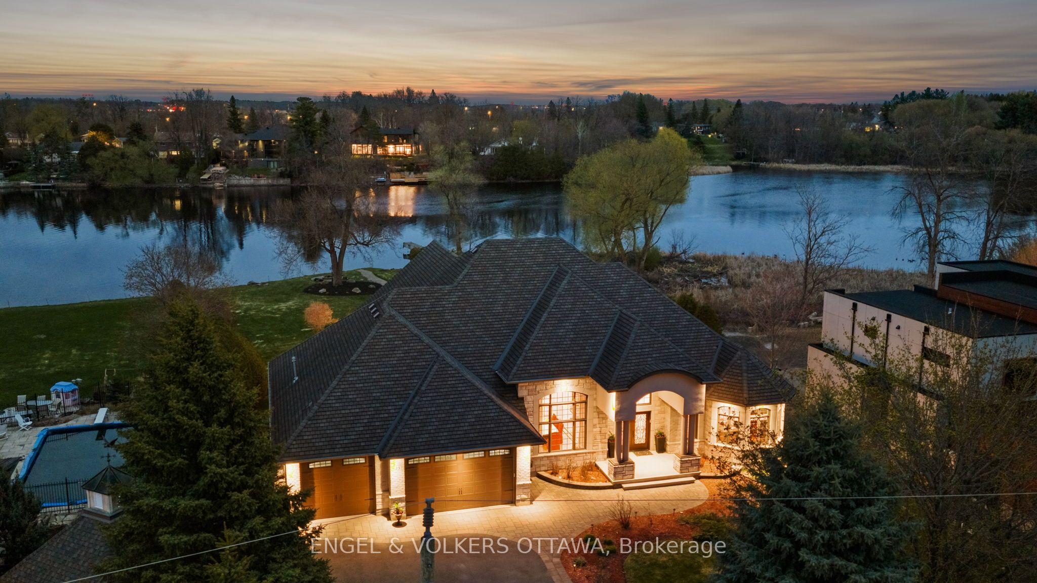 25 Winding Way, Ottawa, ON, K2C 3H1