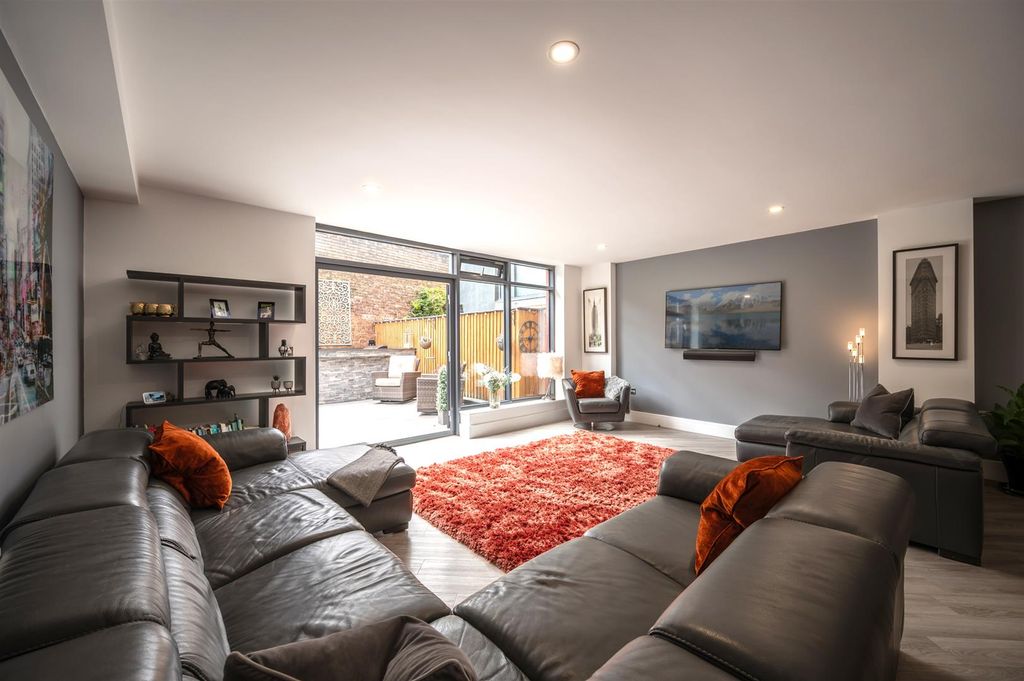 Additional image 8 of 3 bed flat for salePorter Brook View, Sheffield S11