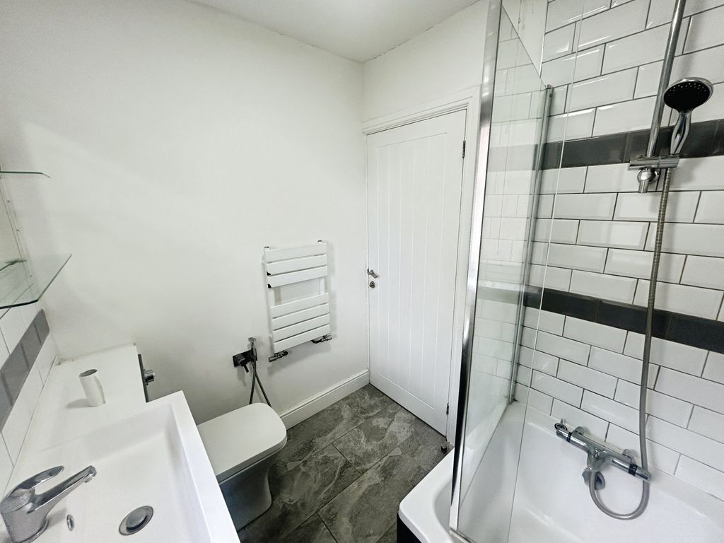 Additional image 4 of 2 bed flat to rentTregelles Road, Neath SA10