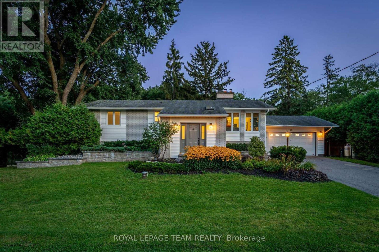 28 MAPLEHILL WAY