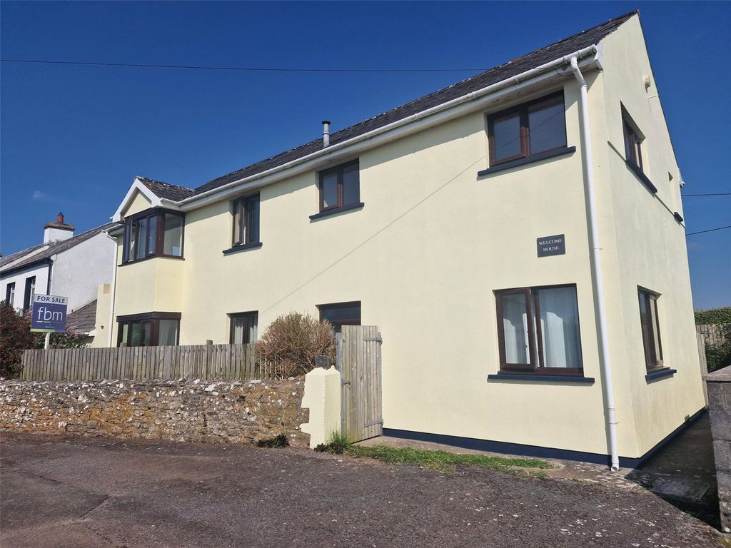 4 bed link detached house for saleWelcome House, Castlemartin, Pembroke, Pembrokeshire SA71