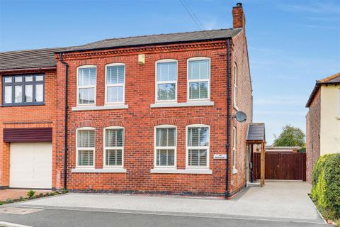 Furlong Avenue, Arnold NG5
