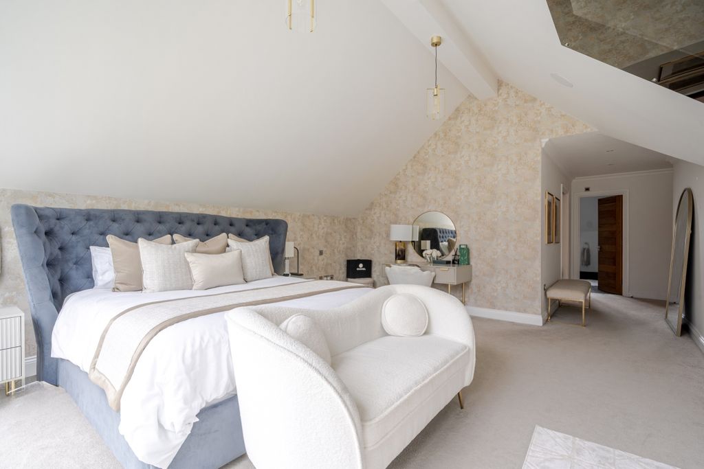 Additional image 9 of 6 bed detached house to rentPenn Road, Knotty Green, Beaconsfield HP9