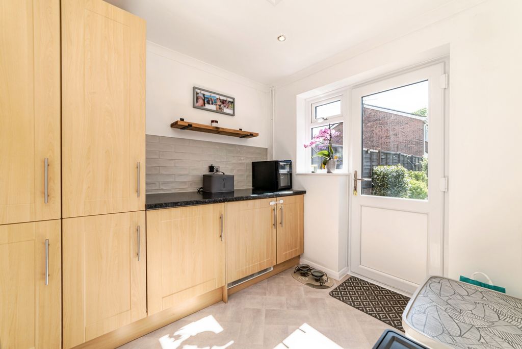 Additional image 9 of 3 bed link detached house for saleConstable Close, Basingstoke RG21