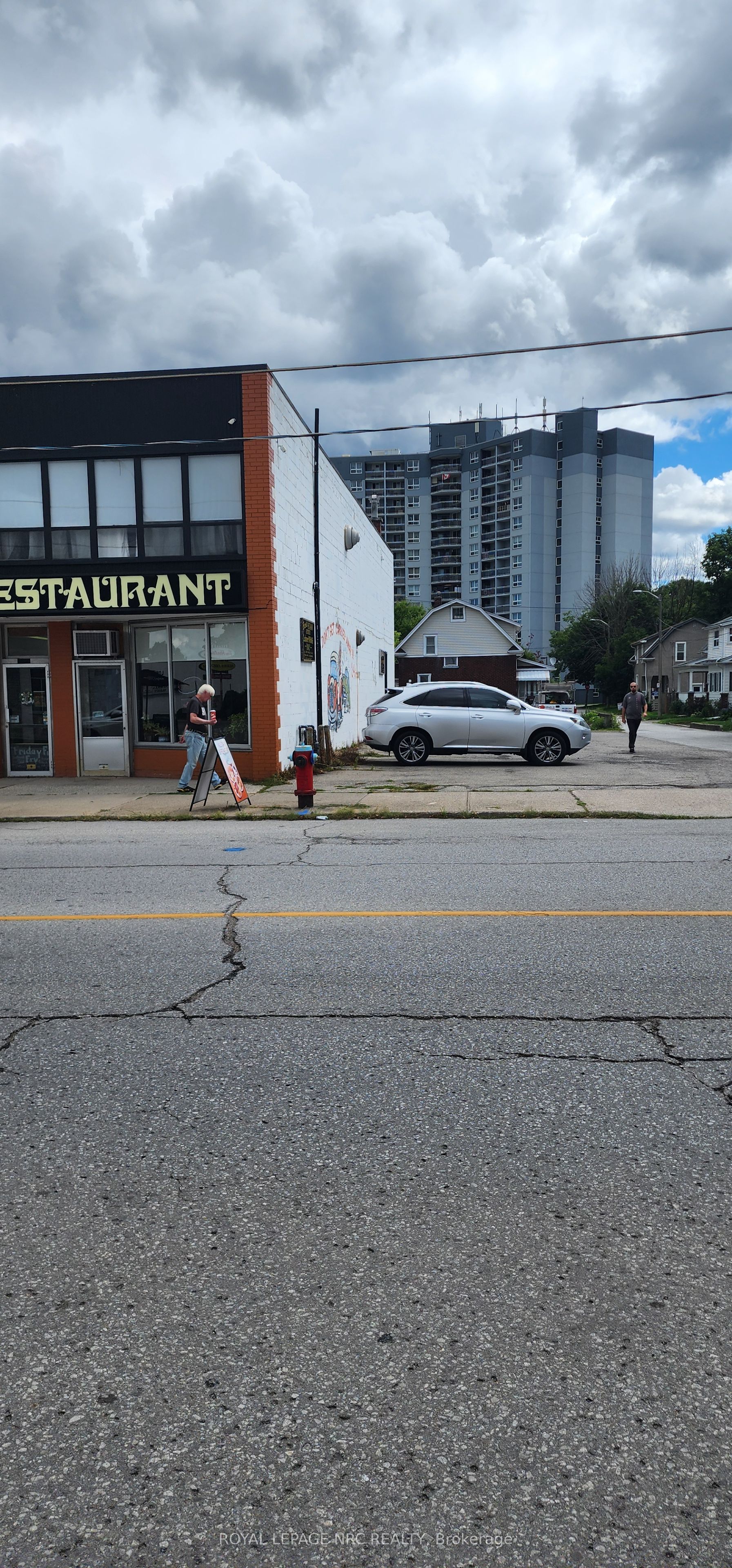 Additional image 2 of 4880 Victoria Avenue, Niagara Falls, ON, L2E 4C5