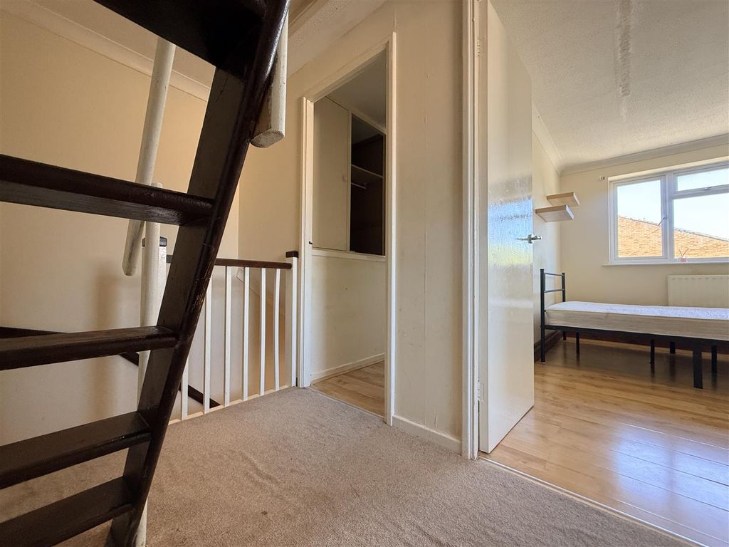 Additional image 8 of 2 bed terraced house to rentHogarth Crescent, London SW19