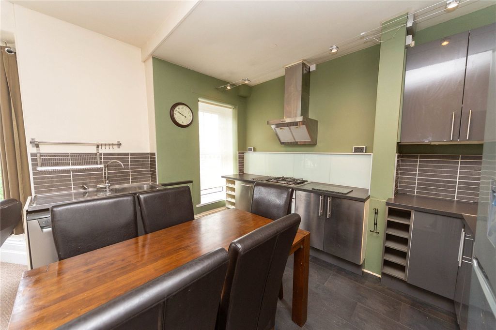 Additional image 7 of 1 bed flat to rentHickman Road, Penarth, Penarth CF64