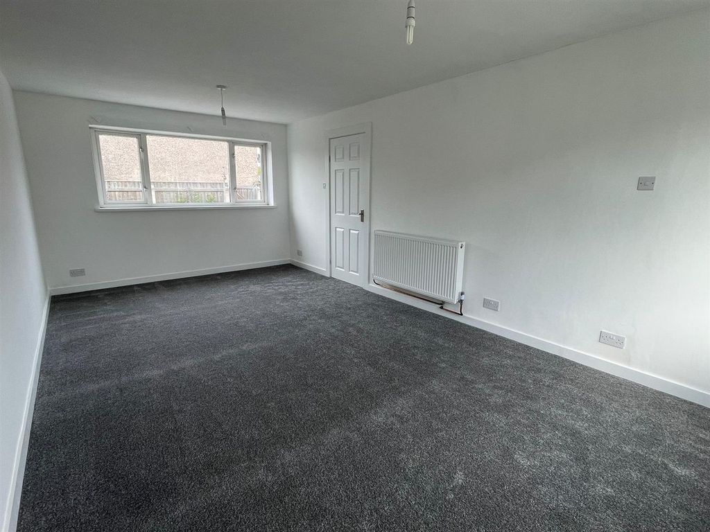 Additional image 4 of 3 bed terraced house to rentBader Close, Grimsby DN37