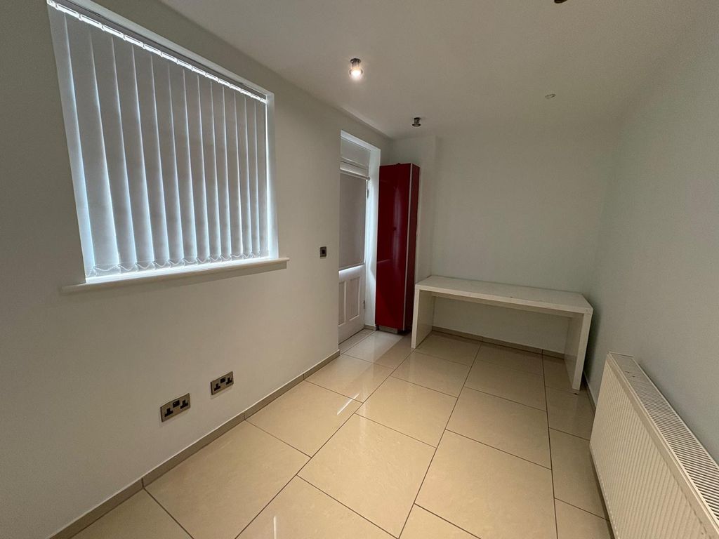 2 bed flat to rentHighfield, Southampton SO17 photo 2