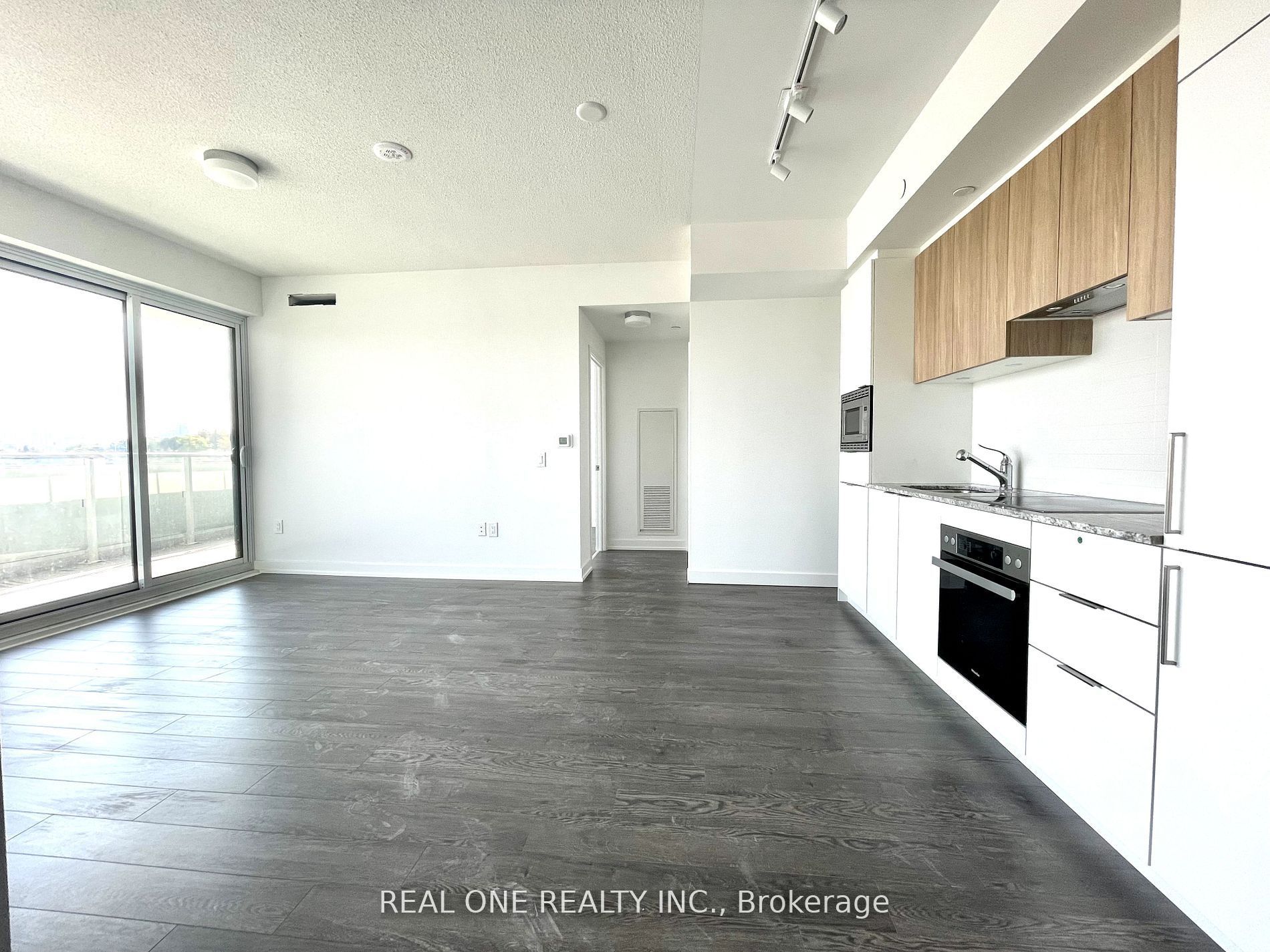 Additional image 3 of 310-50 O'neill Road, Toronto, ON, M3C 0R2