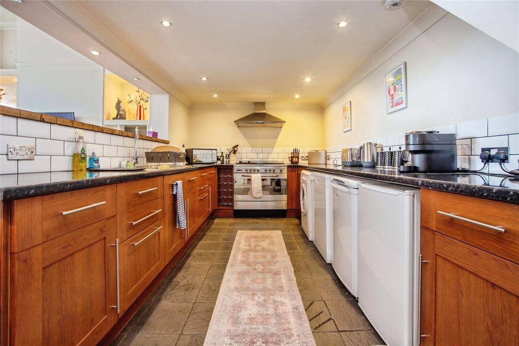 Additional image 10 of 3 bed flat to rentBerkeley Street, Cheltenham, Gloucestershire GL52