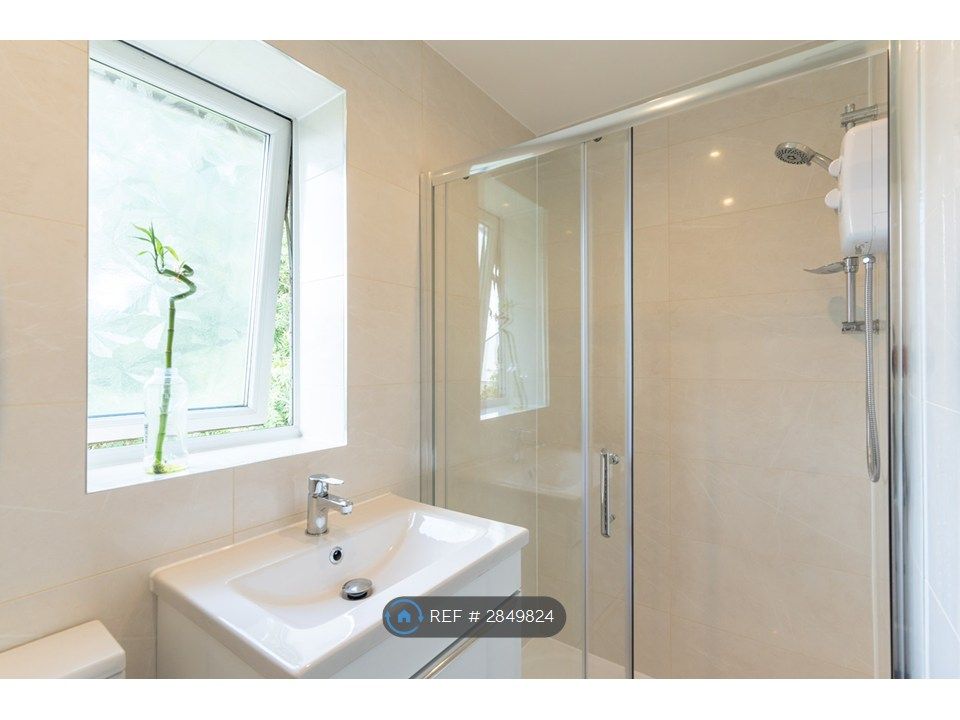 Additional image 14 of 6 bed detached house to rentHuckley Way, Bradley Stoke, Bristol BS32