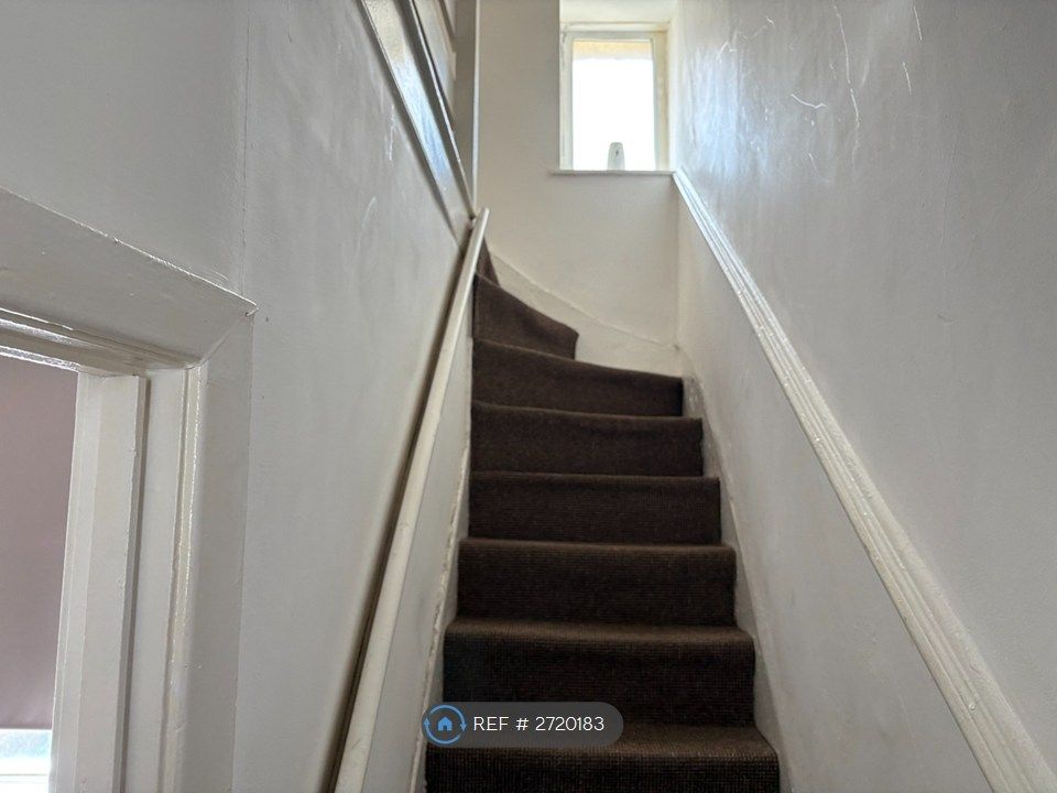 Additional image 6 of 2 bed terraced house to rentKing St, Neath SA11