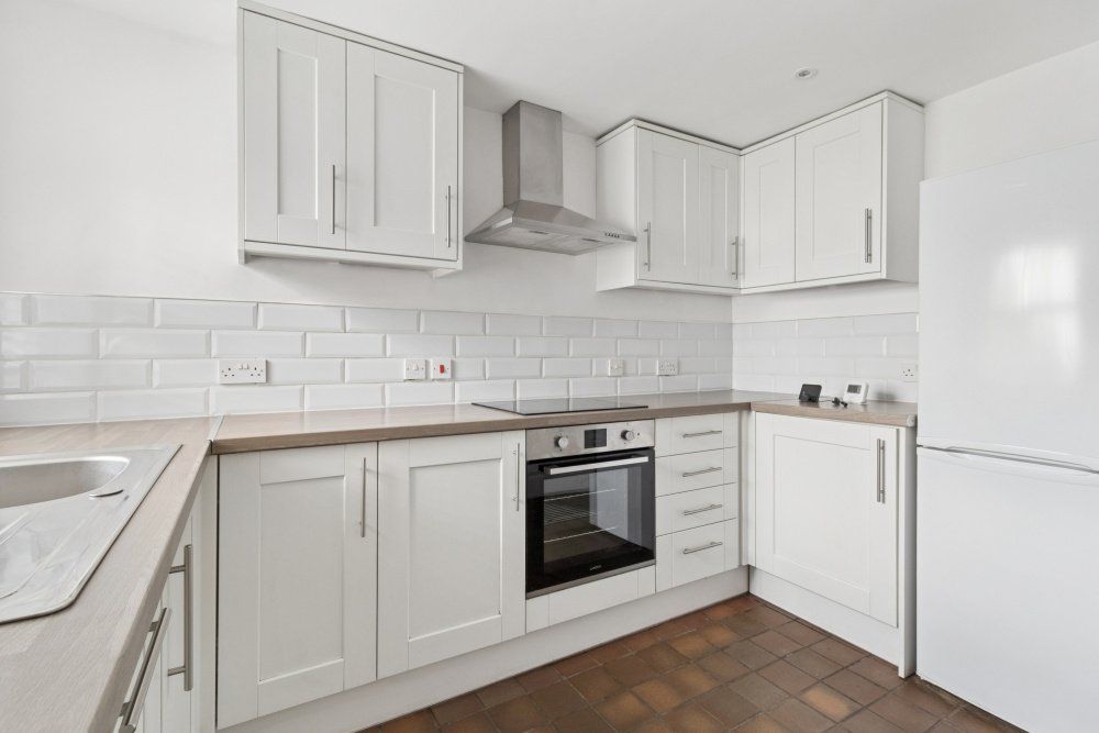 Additional image 3 of 3 bed detached house to rentPinewood Close, Gerrards Cross, Buckinghamshire SL9