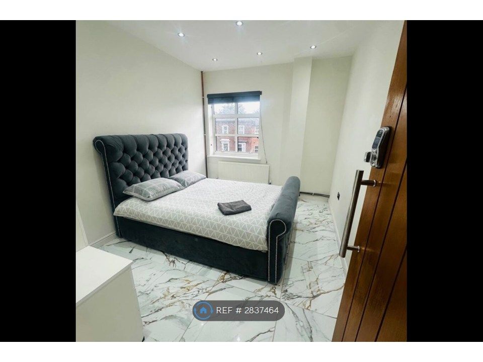 2 bed flat to rentDerby Road, Burton-On-Trent DE14