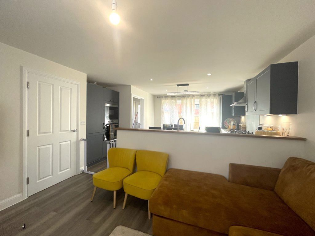 Additional image 12 of 5 bed detached house to rentSheerness Way, Peterborough PE7