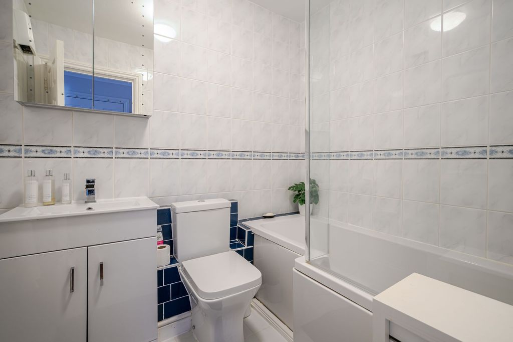 Additional image 5 of 2 bed flat for saleSovereign Court, Sunningdale SL5