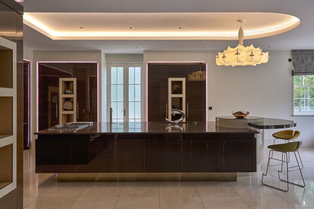 Additional image 4 of 6 bed property to rentSt. Georges Hill, Weybridge, Surrey KT13