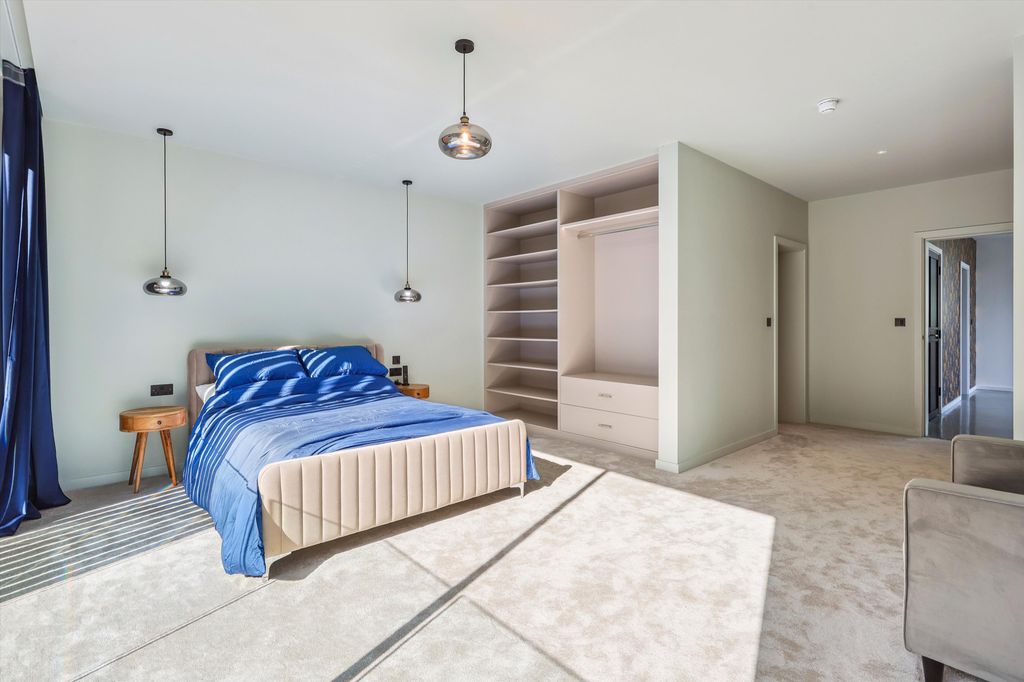 Additional image 17 of 5 bed detached house to rentLondon Road, Windlesham, Surrey GU20