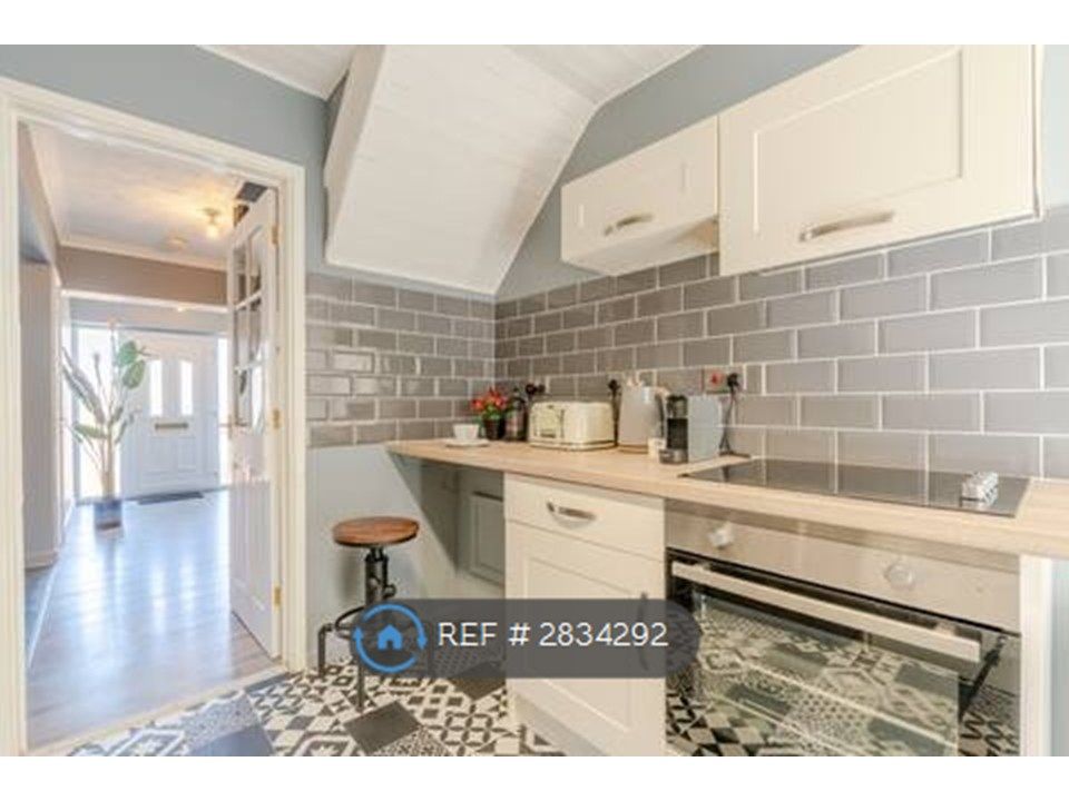 Additional image 10 of 4 bed terraced house to rentShenton Close, Swindon SN3