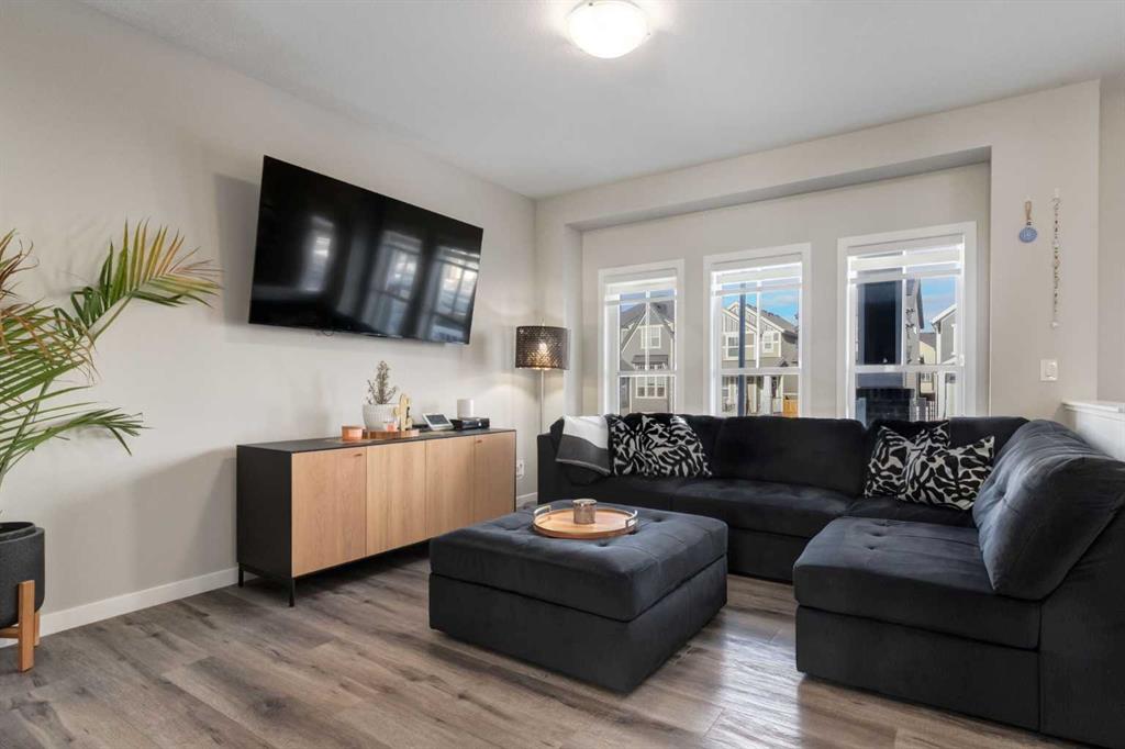 Additional image 4 of 577 Masters Road SE, Calgary, AB, T3M 2W3