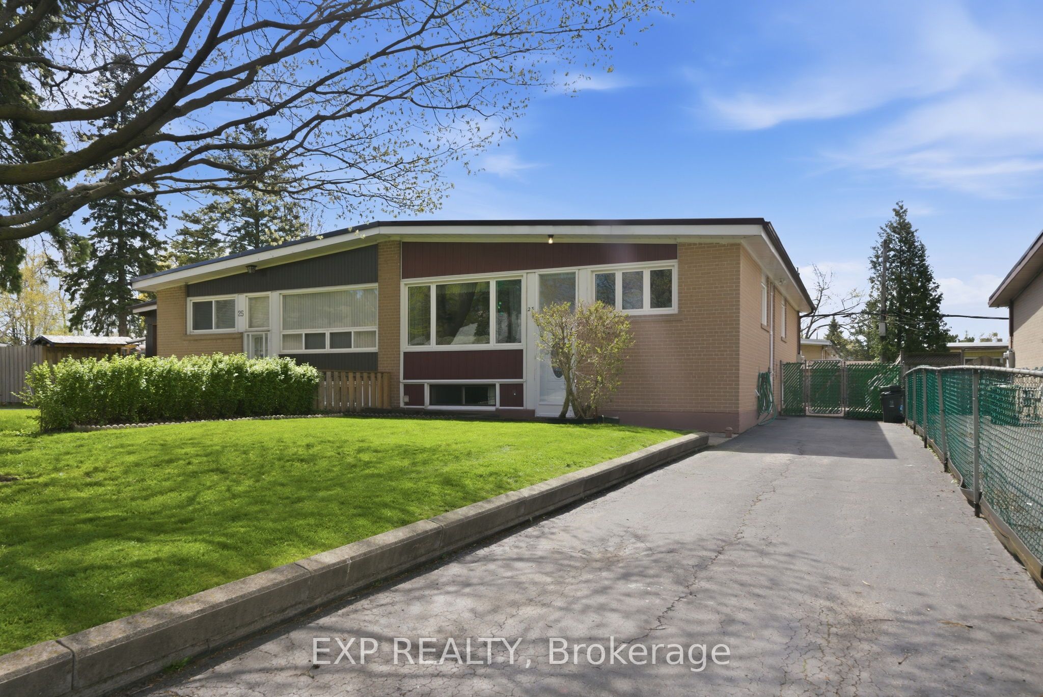 23 Pynford Crescent, Toronto, ON, M3A 1W7