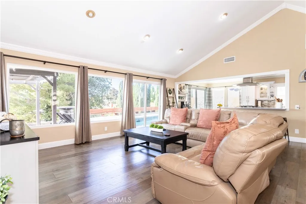 17554 Doric Street, Granada Hills, CA 91344 photo 5