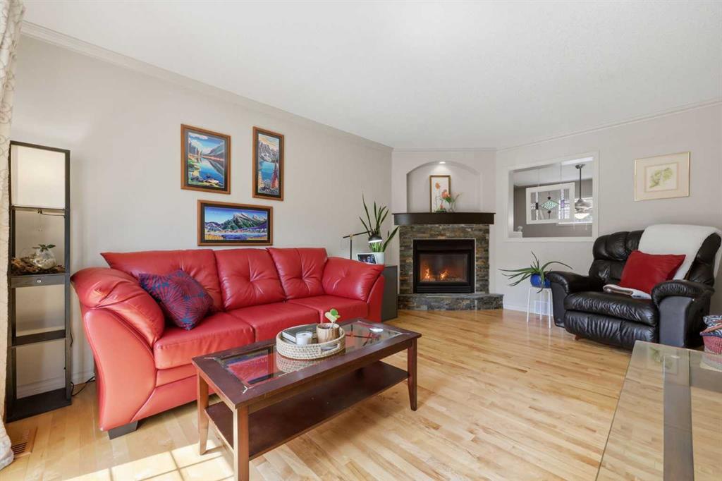Additional image 3 of 302 Inglewood Grove SE, Calgary, AB, T2G 4T9