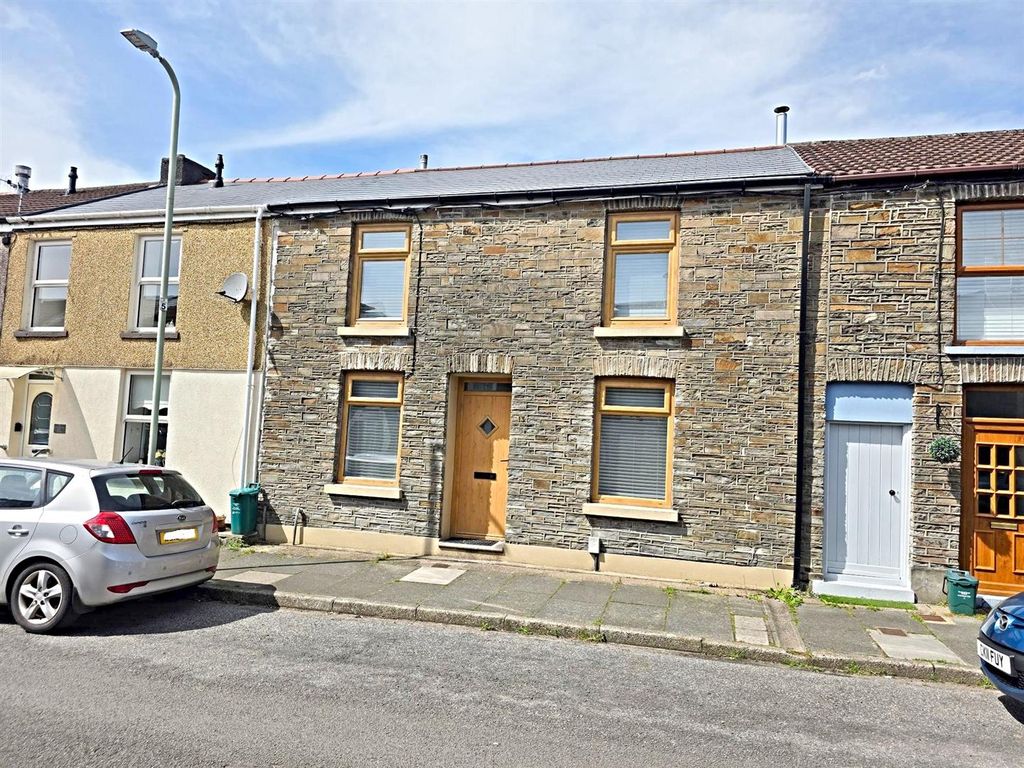 3 bed terraced house to rentEbenezer Street, Rhydyfelin, Pontypridd CF37