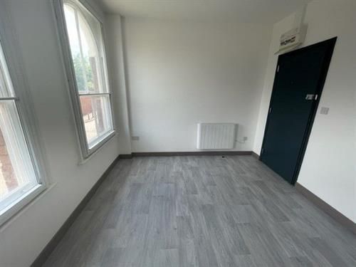 Studio to rentRothesay Road, Luton LU1 photo 4