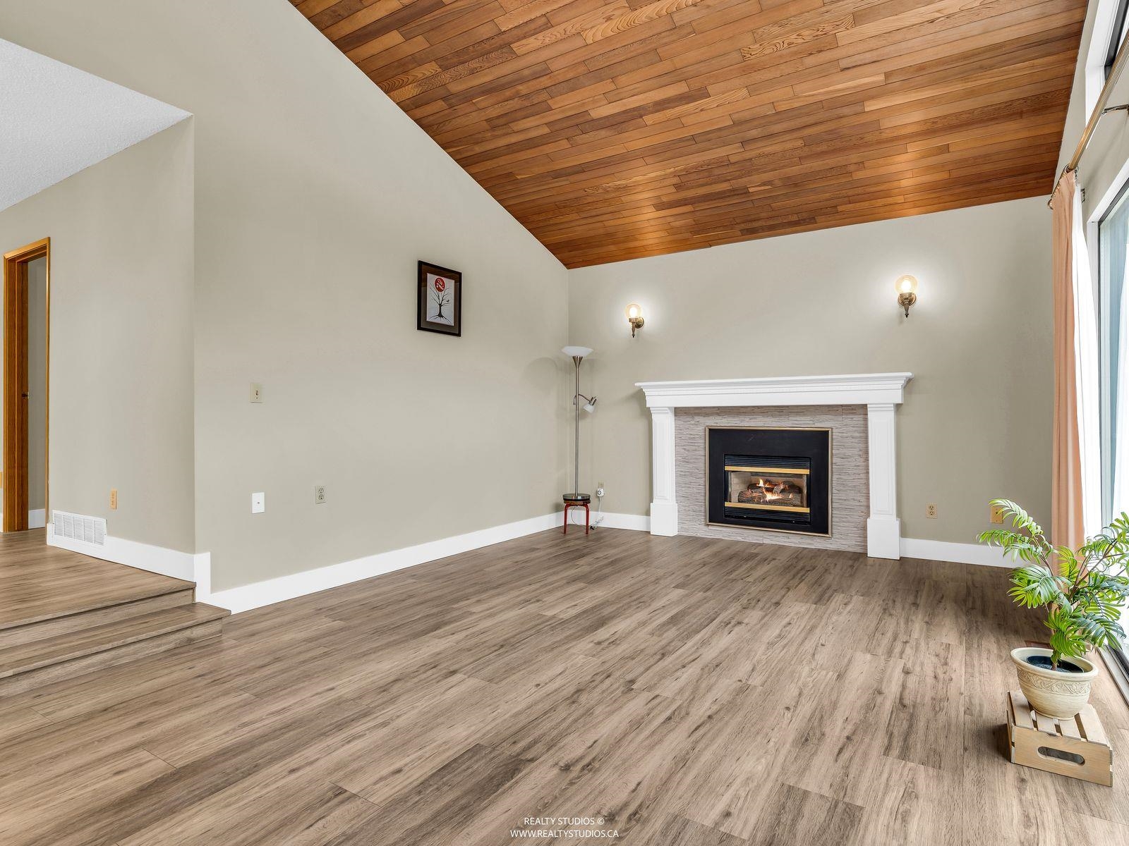 Additional image 4 of 859 17th Street E, North Vancouver, BC, V7L 2X2