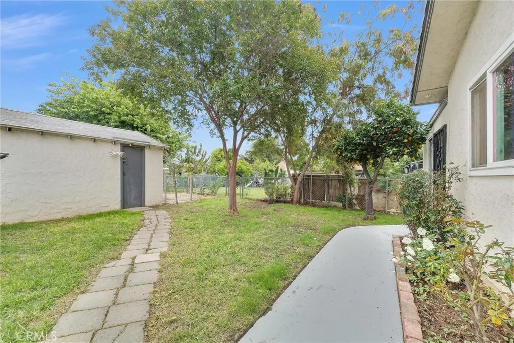 4997 Hollyhock Ln, Riverside, CA 92505