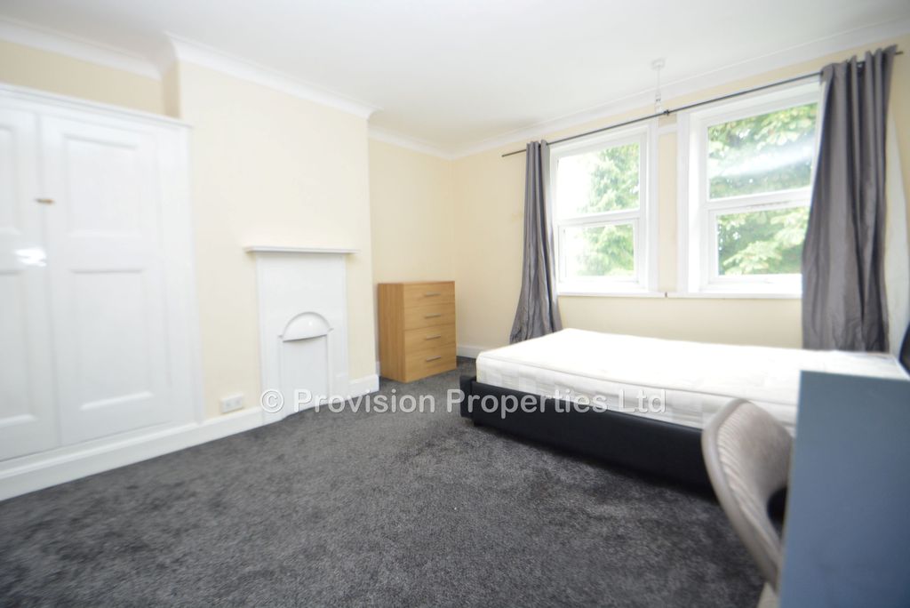 Additional image 5 of 7 bed semi-detached house to rentSt Michaels Lane, Headingley, Leeds LS6
