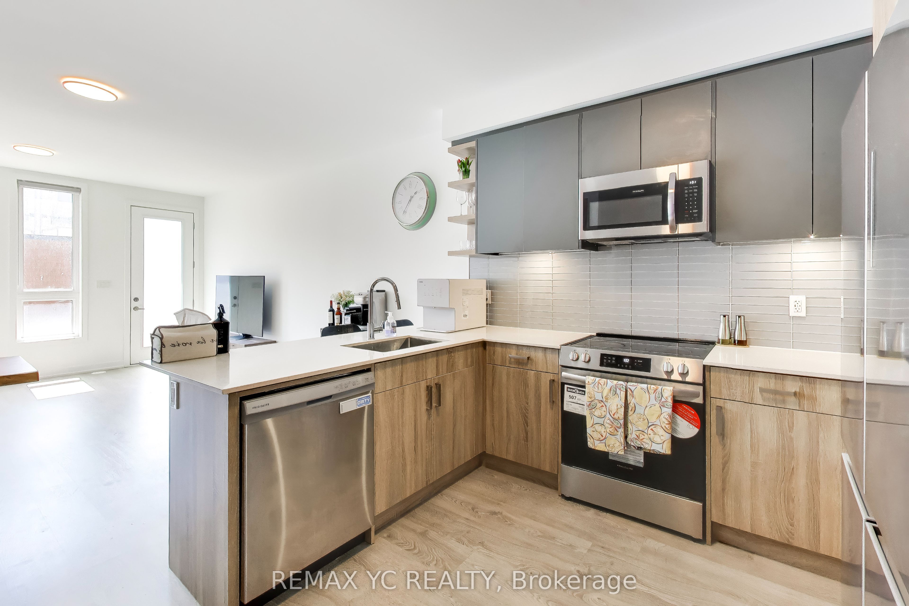 Additional image 6 of 18 Deep Roots Terrace, Toronto, ON, M6A 0G1