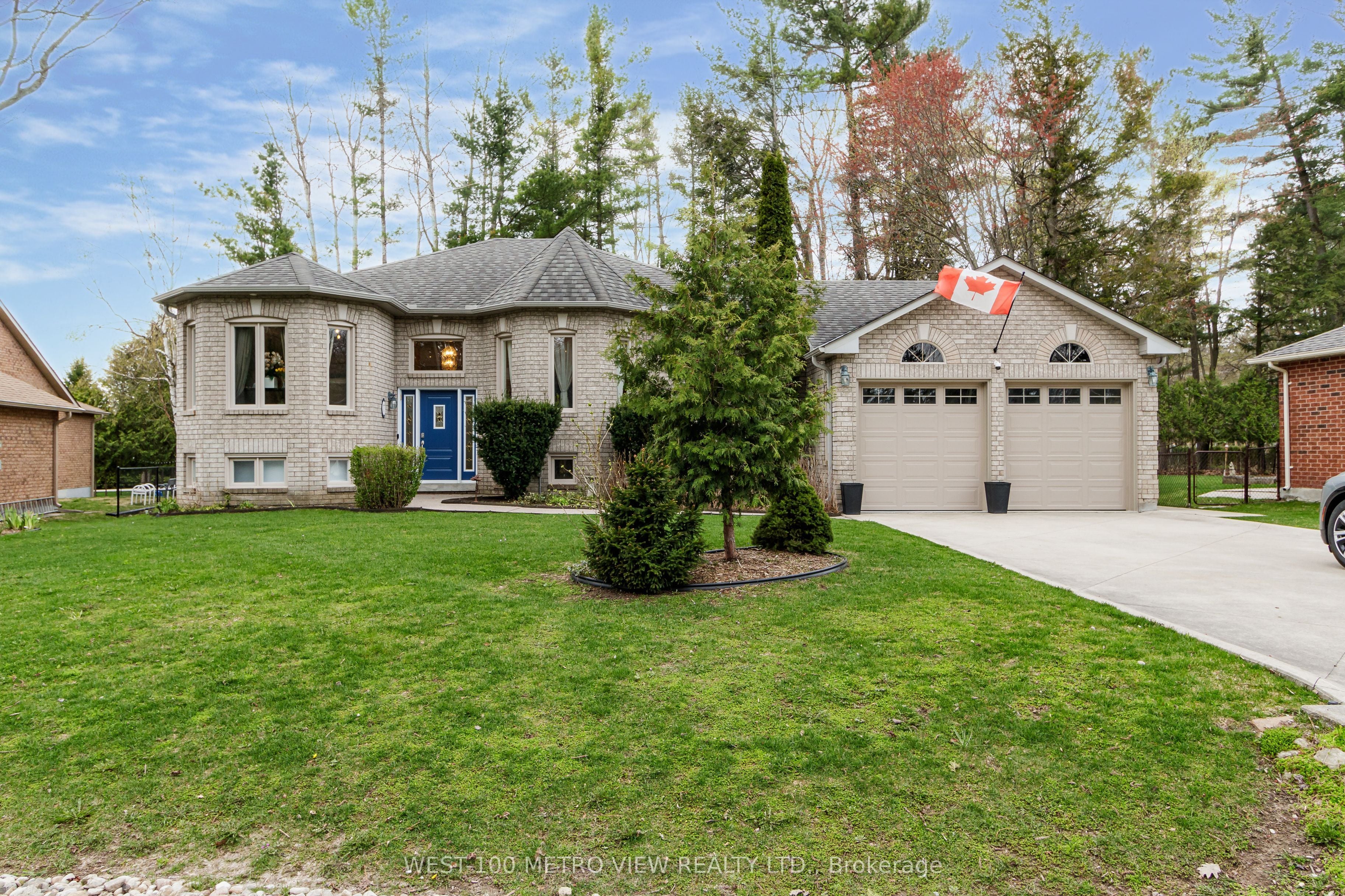 7 Fairway Crescent, Wasaga Beach, ON, L9Z 1C1